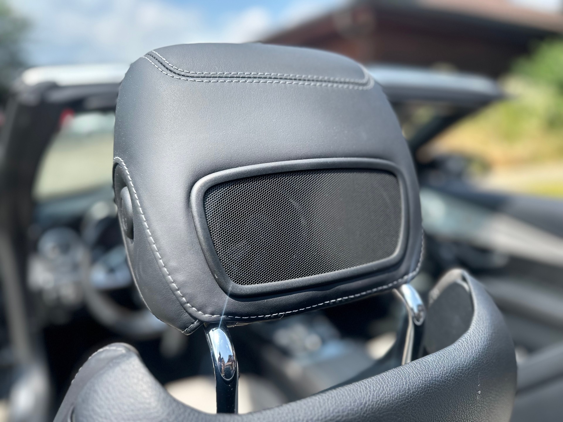 MERCEDES-BENZ C 63 S Cabriolet AMG Speedshift-image-9