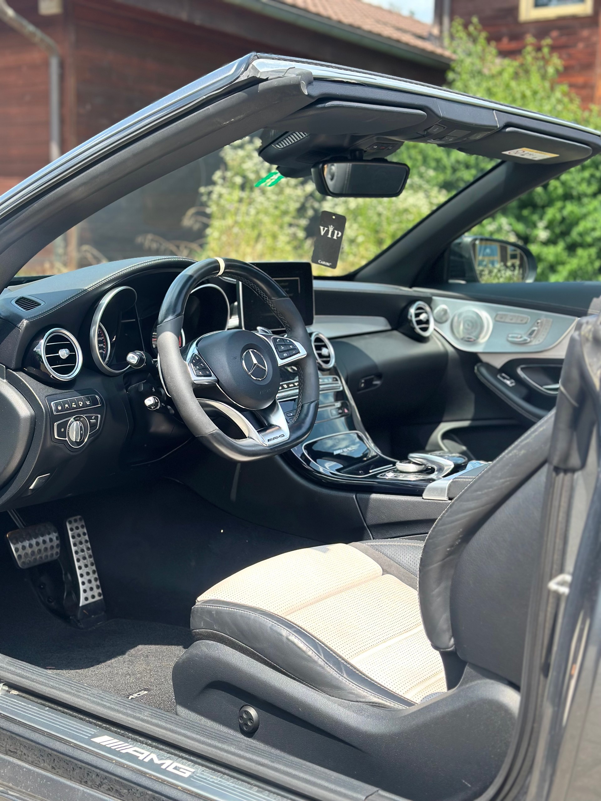 MERCEDES-BENZ C 63 S Cabriolet AMG Speedshift-image-7
