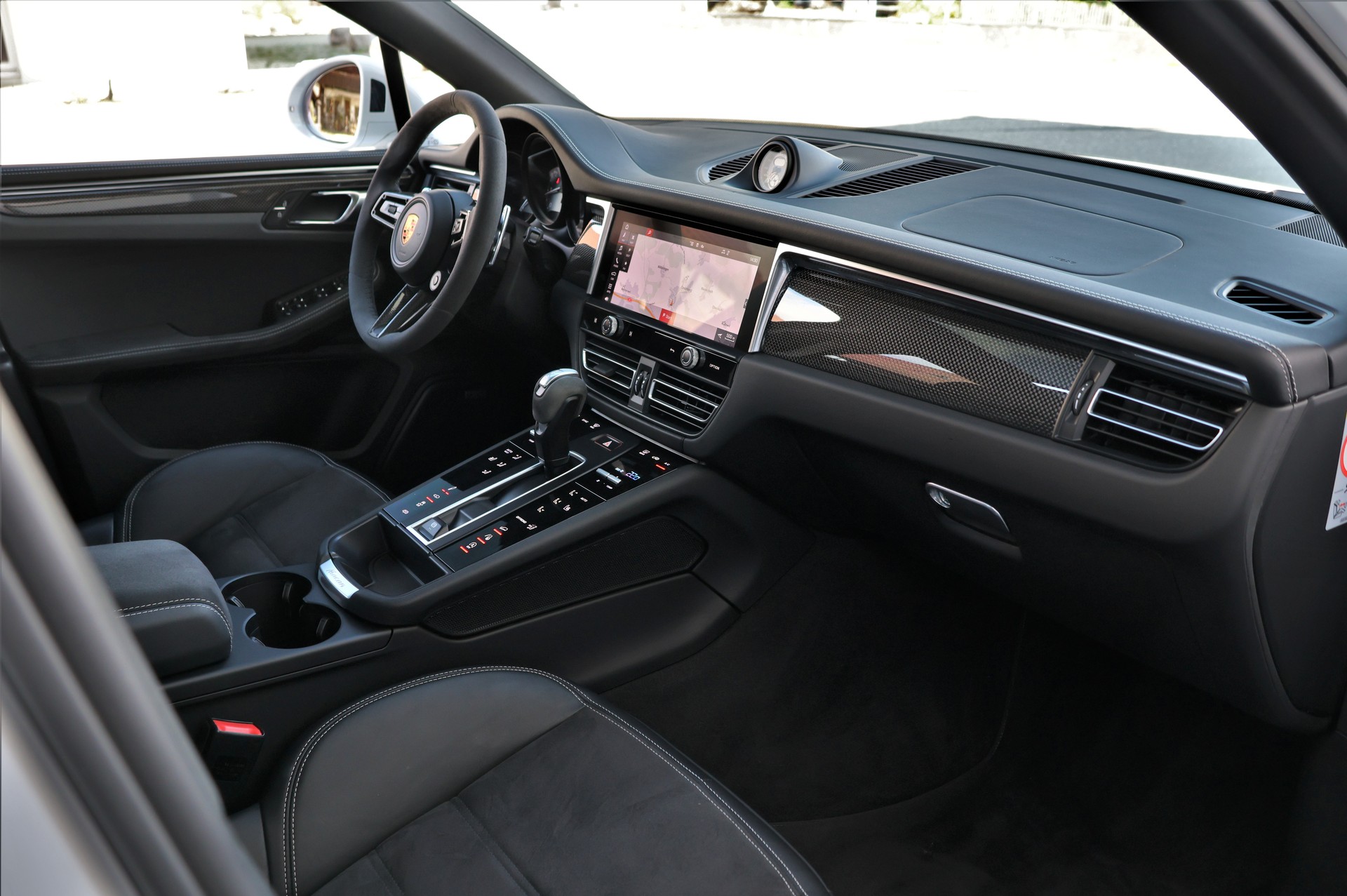 PORSCHE Macan GTS PDK (CH)-image-26