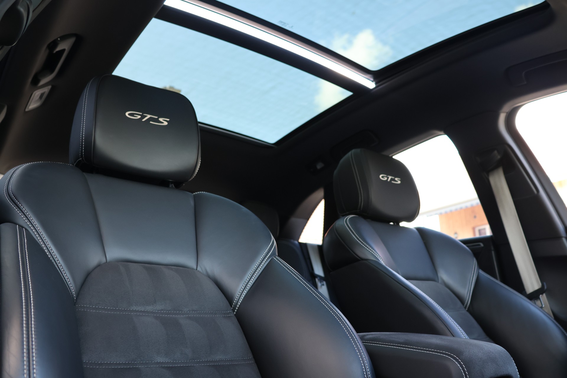 PORSCHE Macan GTS PDK (CH)-image-27