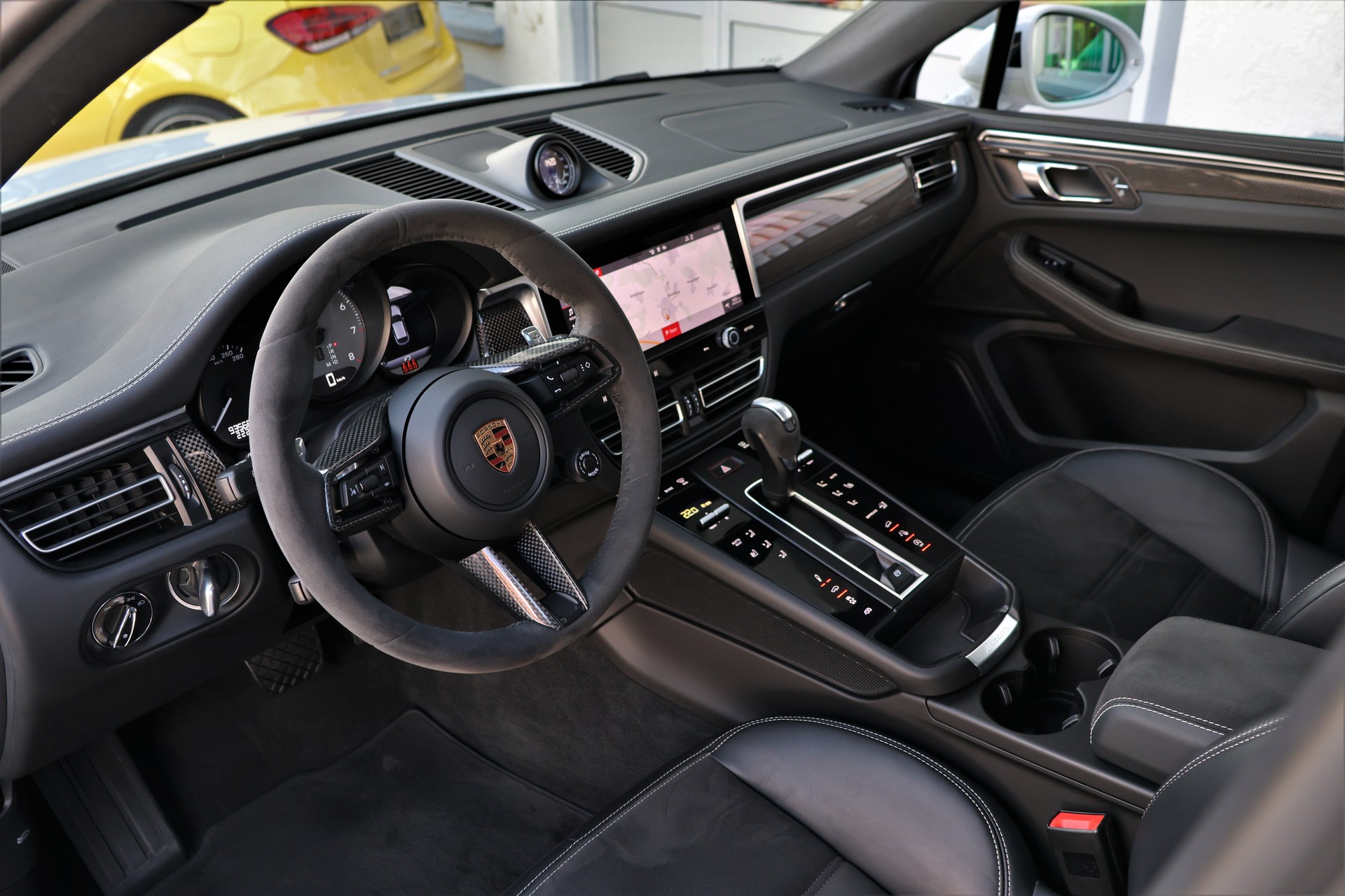 PORSCHE Macan GTS PDK (CH)-image-8