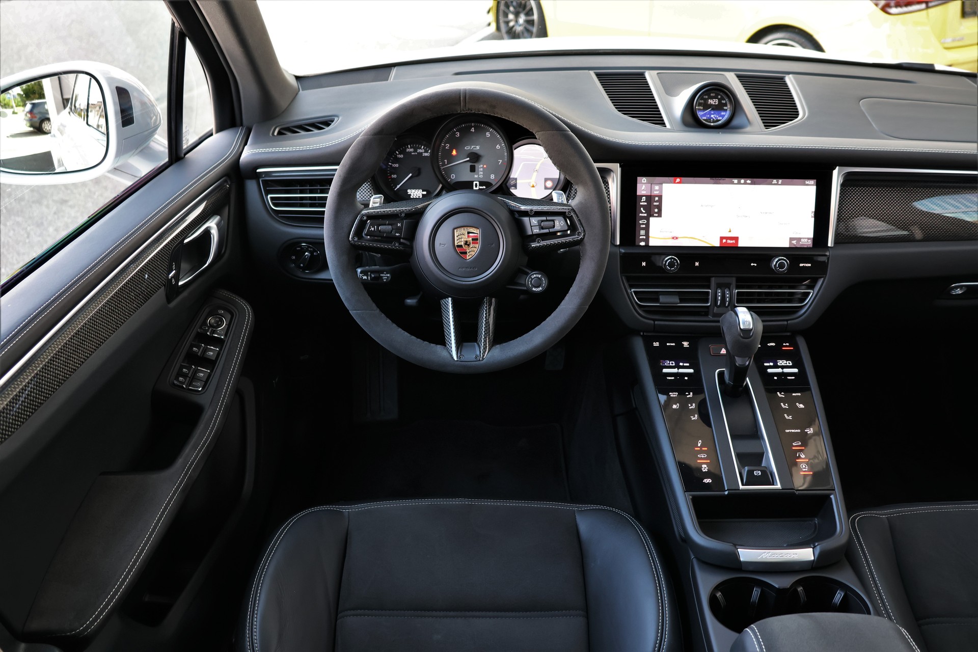 PORSCHE Macan GTS PDK (CH)-image-12