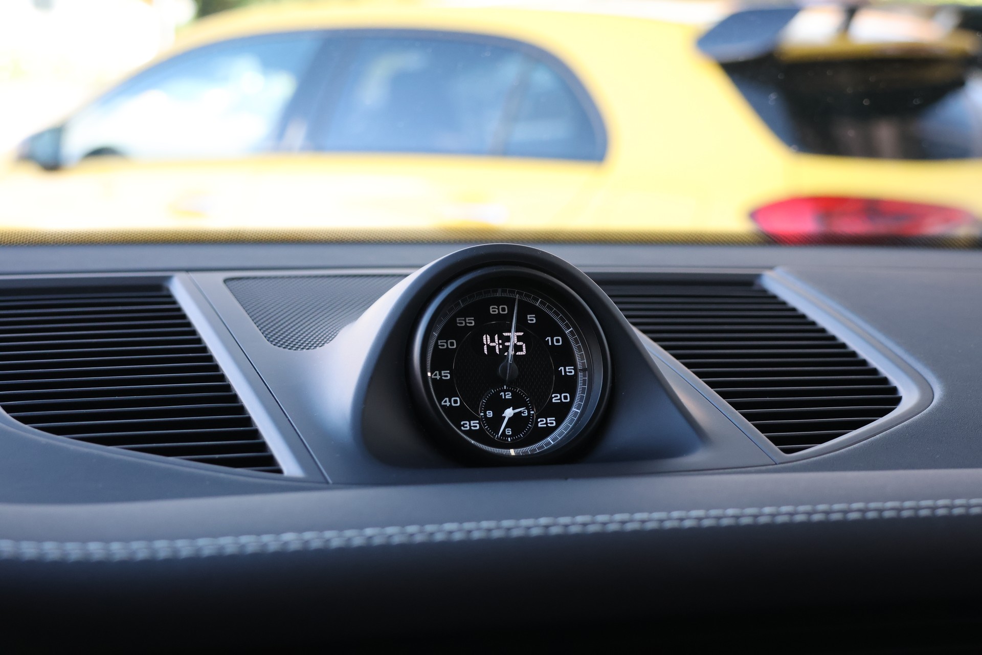 PORSCHE Macan GTS PDK (CH)-image-23