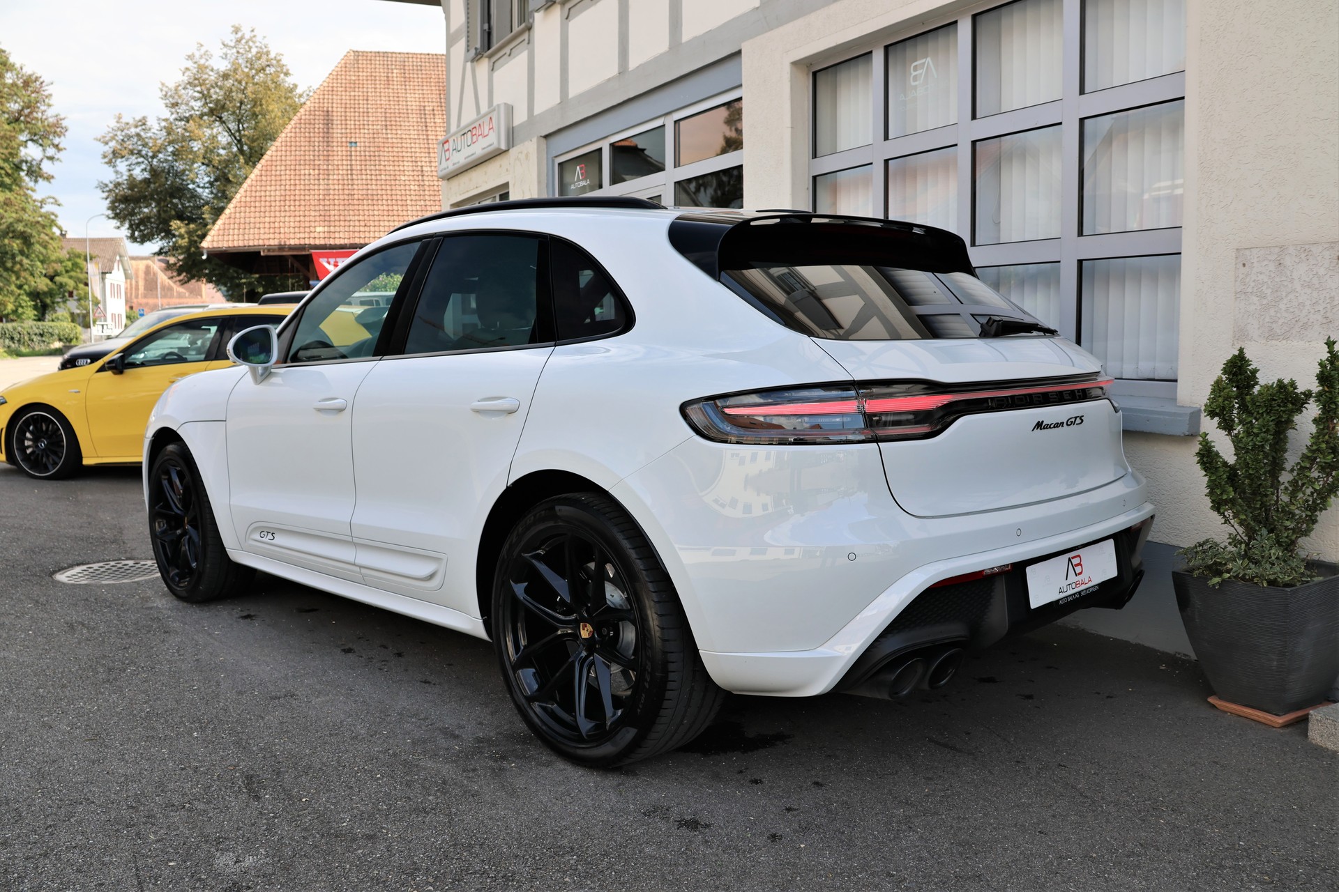 PORSCHE Macan GTS PDK (CH)-image-4