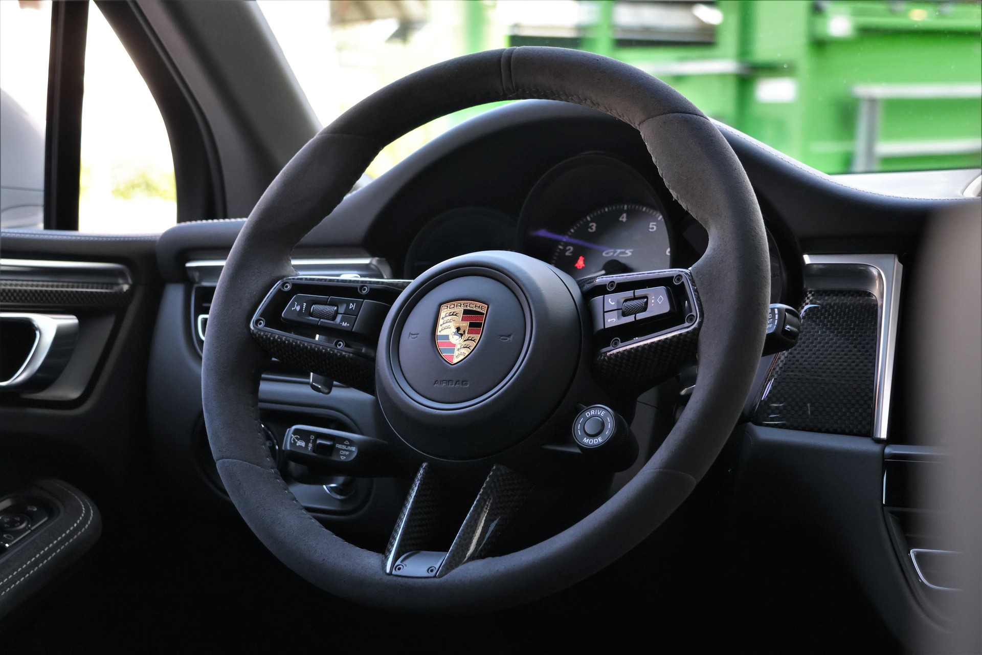 PORSCHE Macan GTS PDK (CH)-image-13