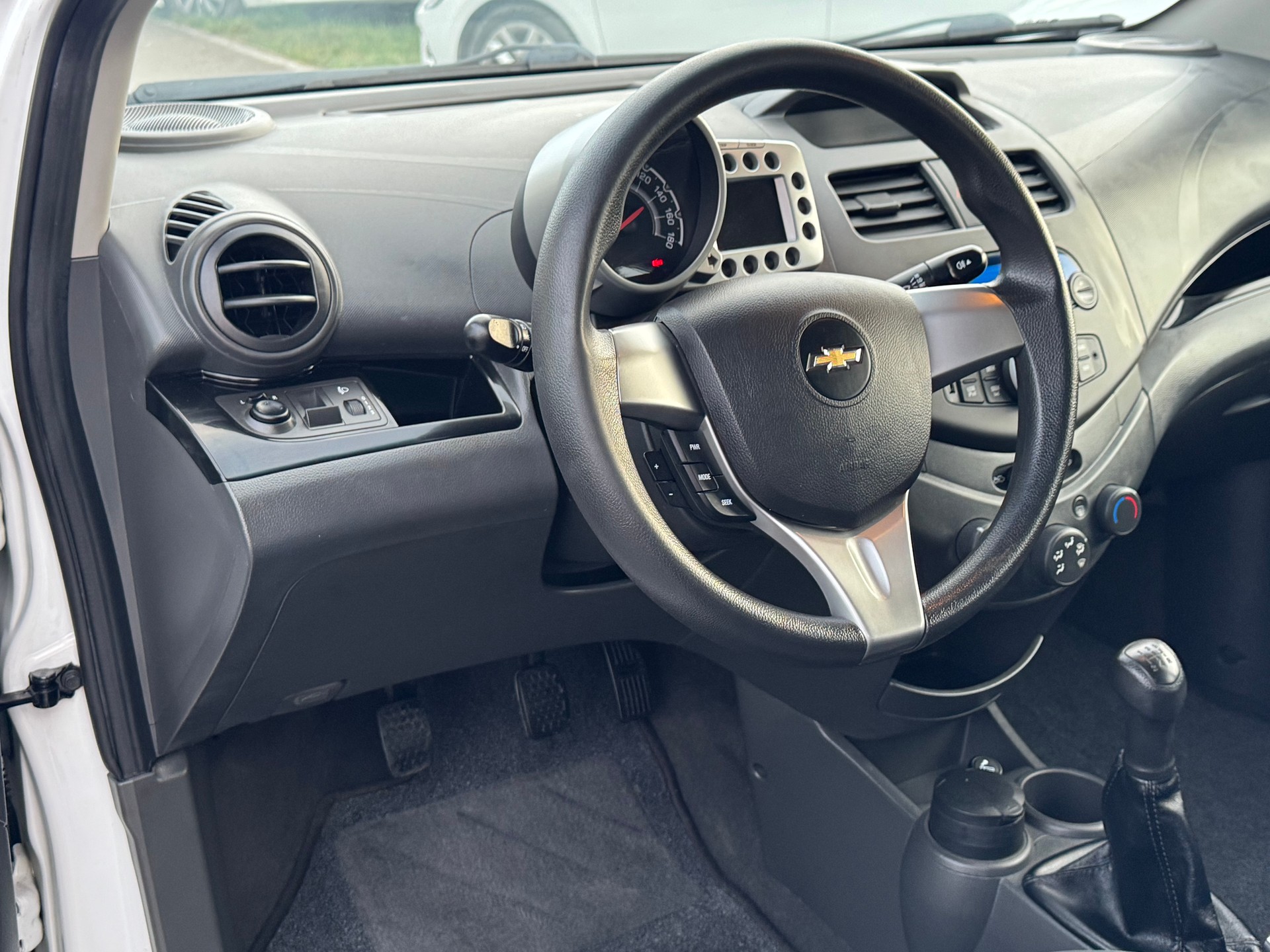 CHEVROLET Spark 1.0 LS-image-6