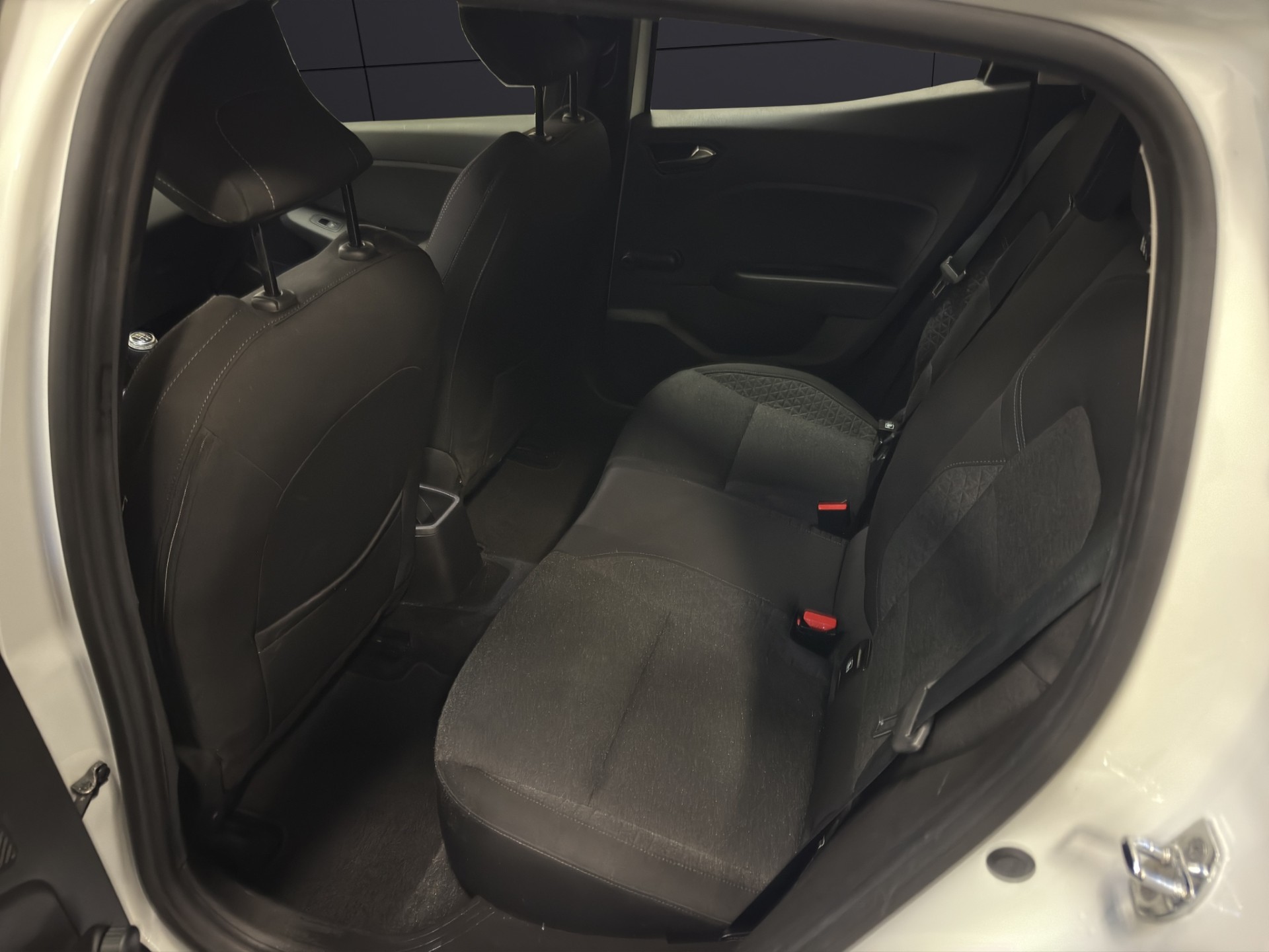 RENAULT Clio 1.0 Business-image-10
