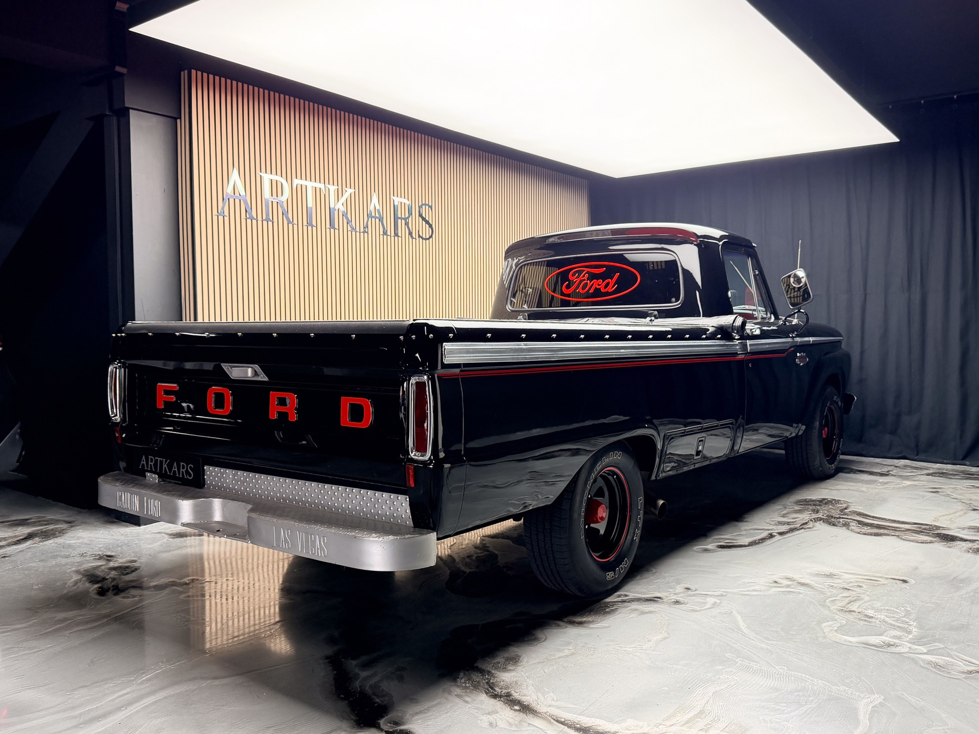 FORD F100-showroom-element-2