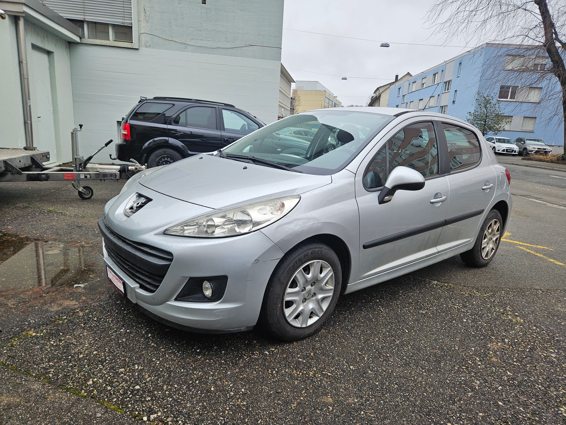 PEUGEOT 207 1.4 16V Swiss Edition-image-3