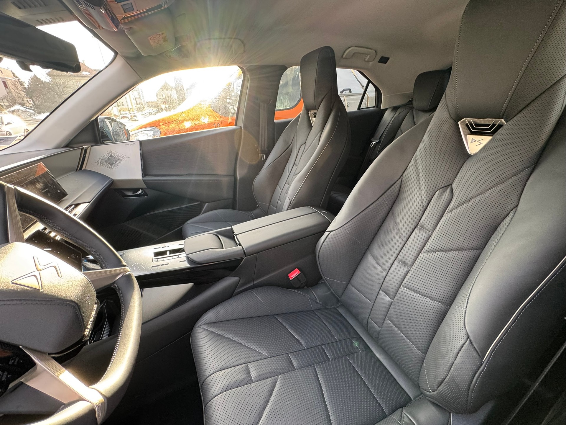 DS AUTOMOBILES DS N8 E-Tense 350 4x4 Etoile Long Range-image-4