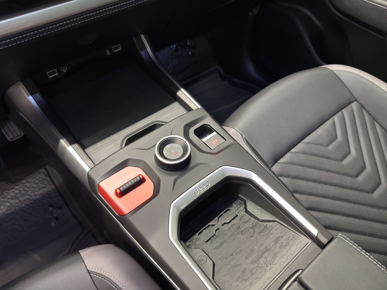 JEEP Compass 1.2 MHEV First Edition-image-15