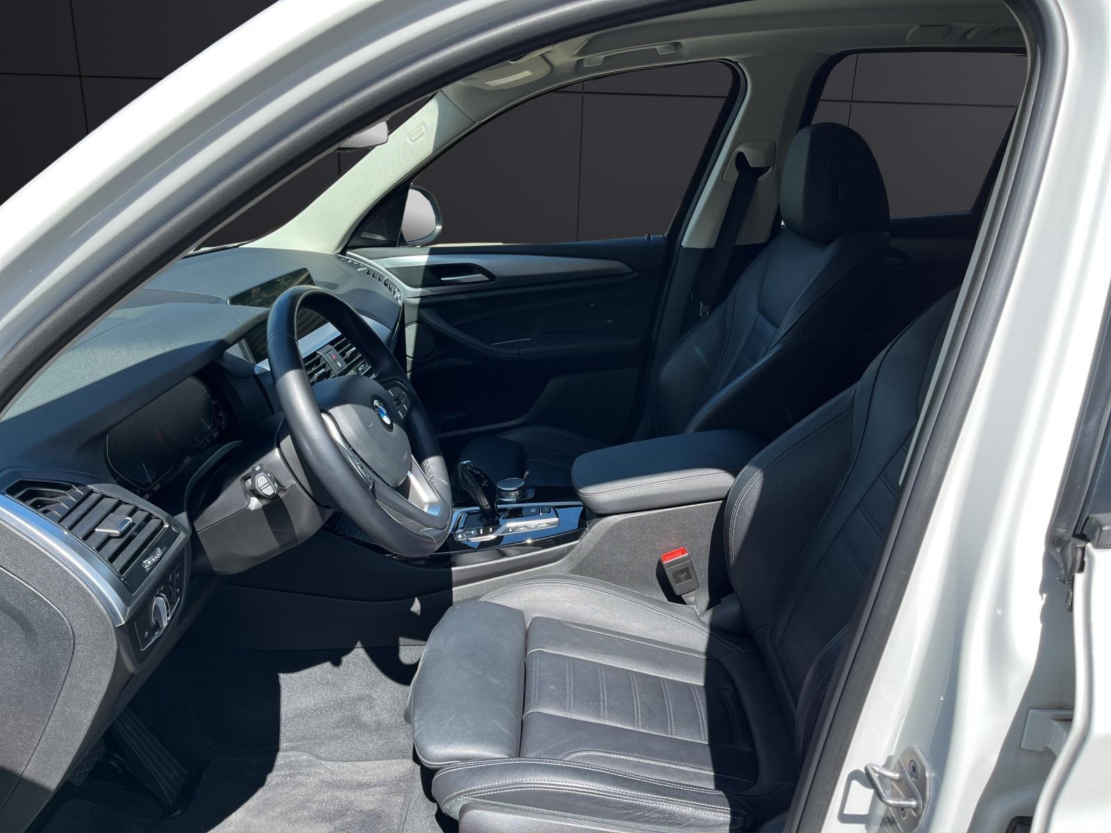 BMW X3 30e xDrive-showroom-element-1