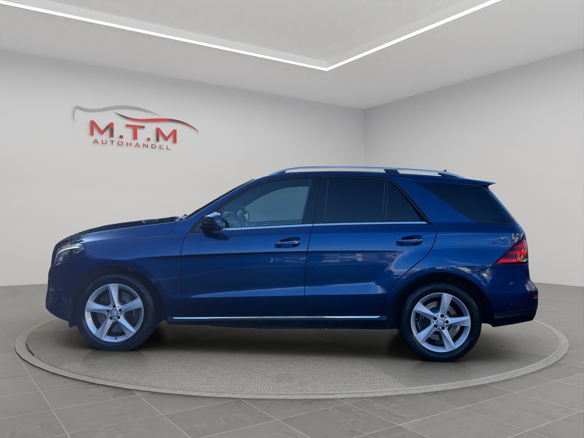 MERCEDES-BENZ GLE 500 Executive 4Matic 9G-Tronic-image-5