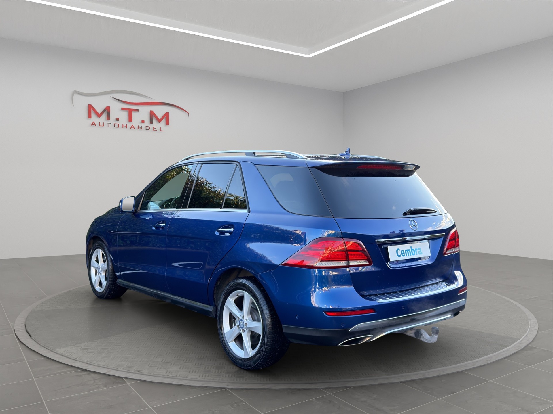 MERCEDES-BENZ GLE 500 Executive 4Matic 9G-Tronic-image-6