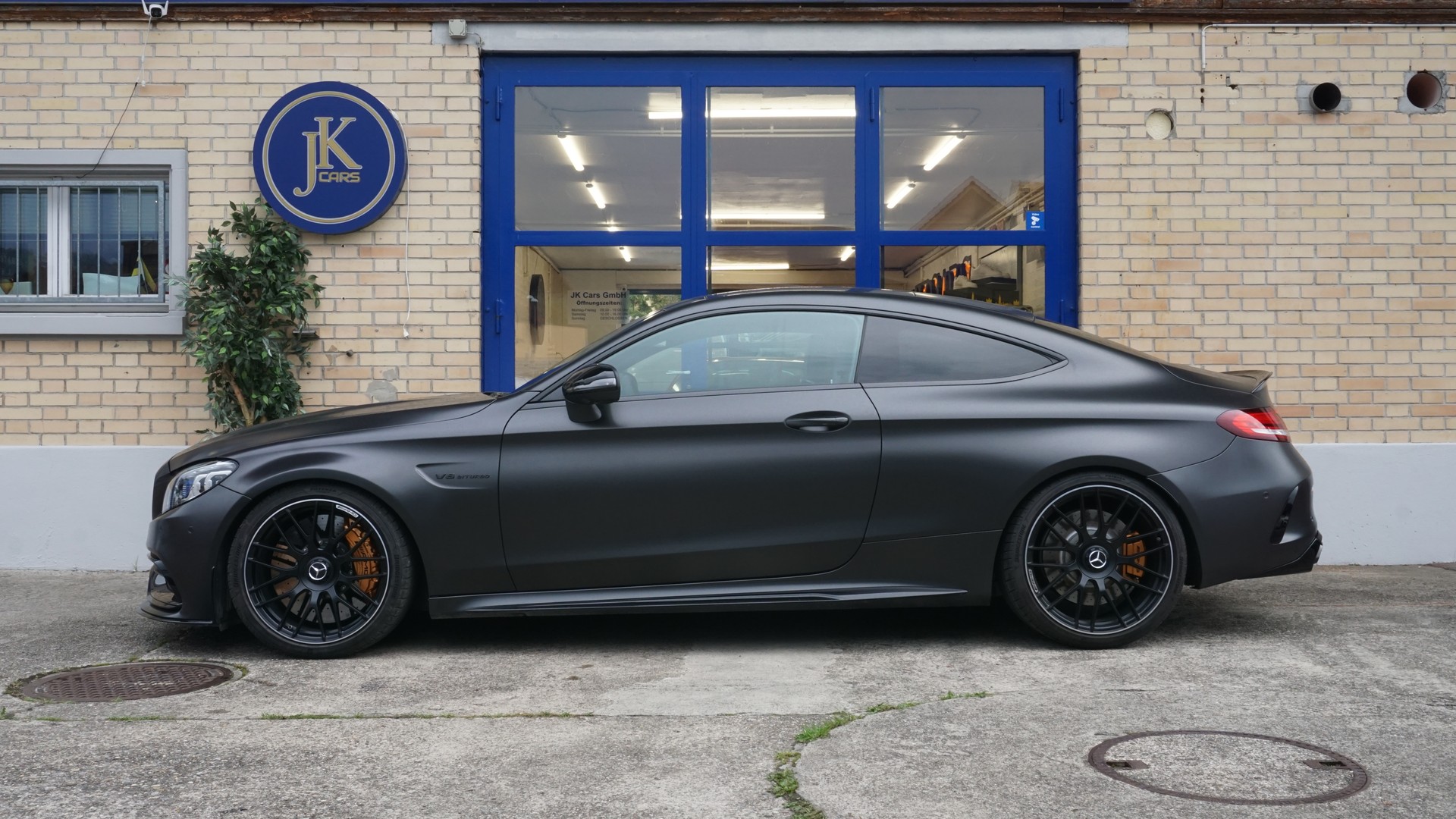 MERCEDES-BENZ C 63 S AMG 9G-tronic-image-4