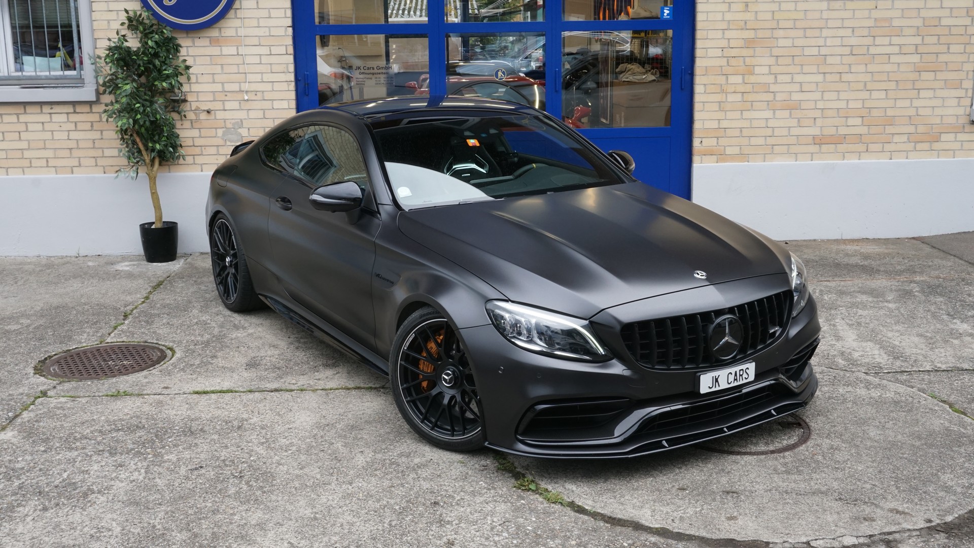MERCEDES-BENZ C 63 S AMG 9G-tronic-showroom-element-2