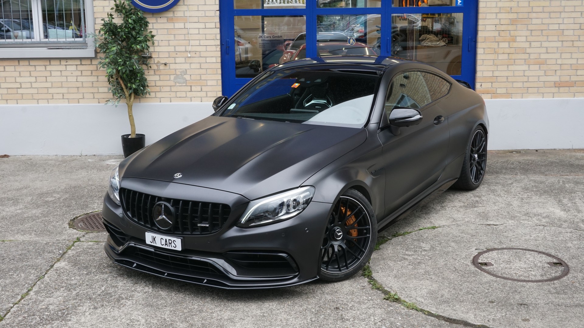 MERCEDES-BENZ C 63 S AMG 9G-tronic-showroom-element-3