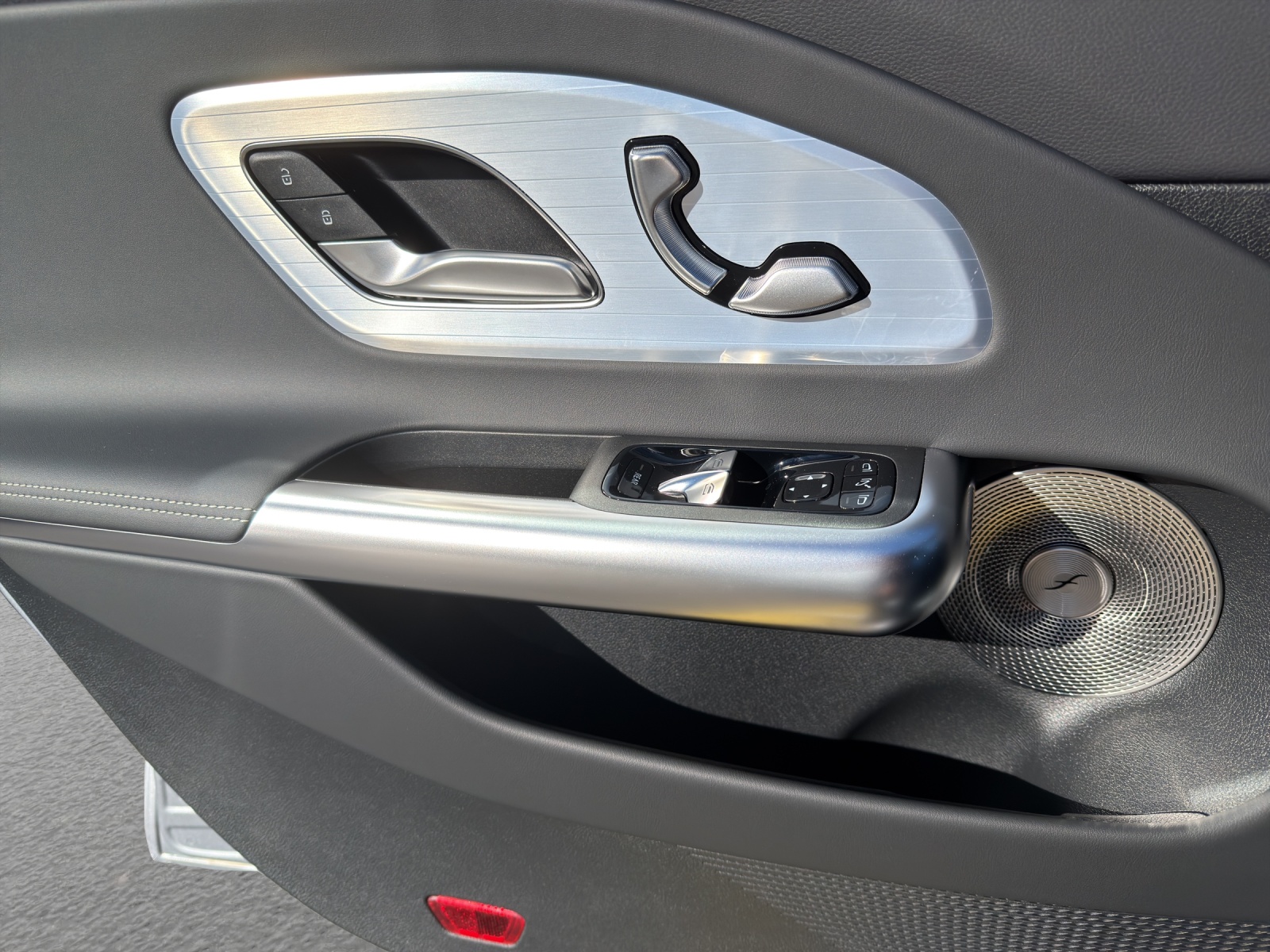 MERCEDES-BENZ CLA Shooting Brake 350 4Matic 85 kWh EQ-image-11