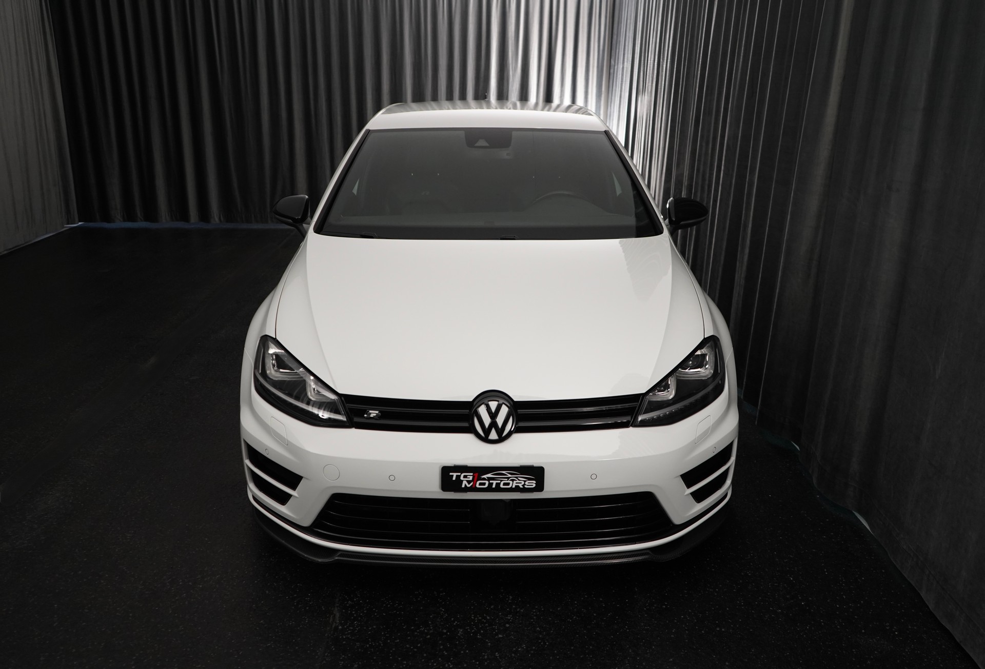 VW Golf 2.0 TSI R 4Motion DSG-image-1