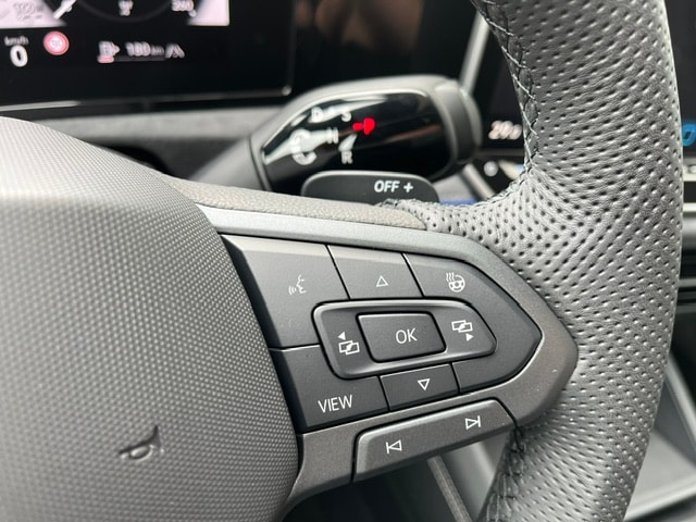 VW Tiguan 2.0 TDI SCR R-Line 4Motion DSG-image-9