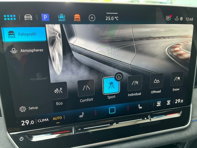 VW Tiguan 2.0 TDI SCR R-Line 4Motion DSG-image-12