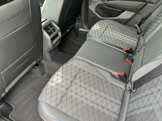 VW Tiguan 2.0 TDI SCR R-Line 4Motion DSG-image-22