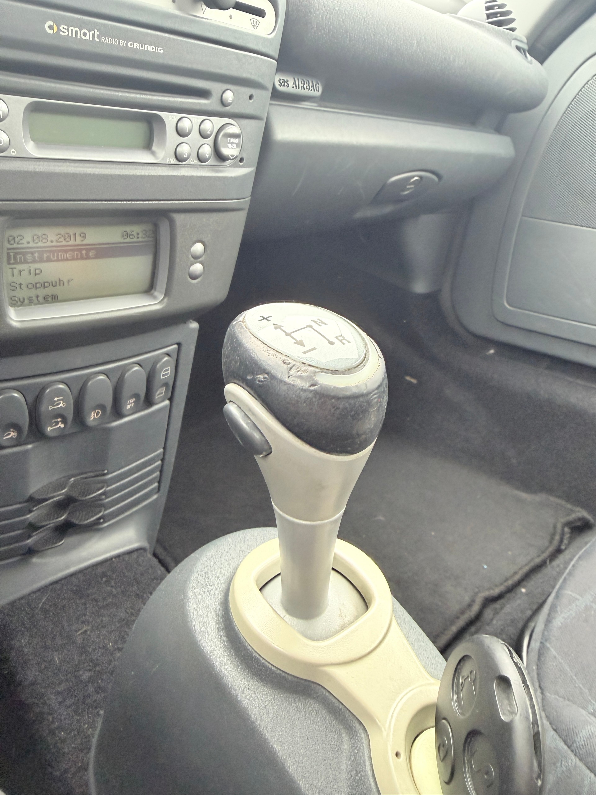 SMART roadster-image-11