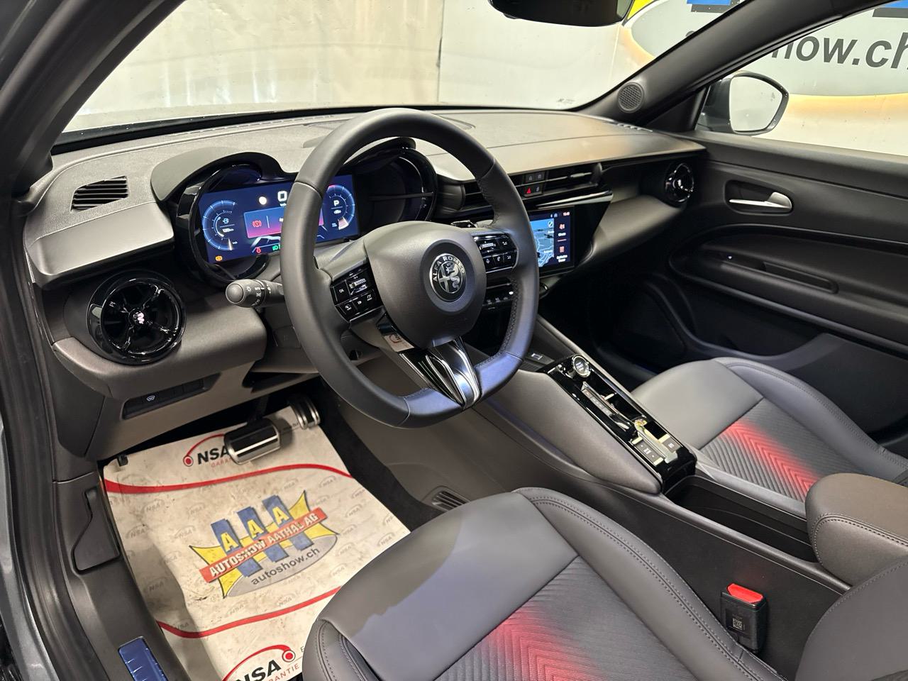 ALFA ROMEO Junior 1.2 48V Ibrida Q4 Pack Tech Sky-showroom-element-2
