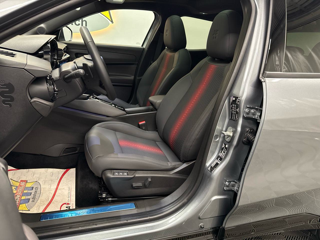 ALFA ROMEO Junior 1.2 48V Ibrida Q4 Pack Tech Sky-showroom-element-3