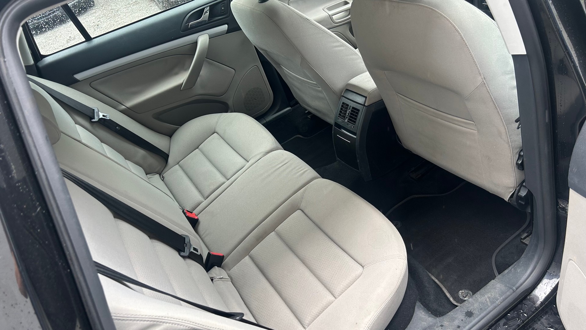 SKODA Octavia 1.9 TDI Adventure 4x4-image-6
