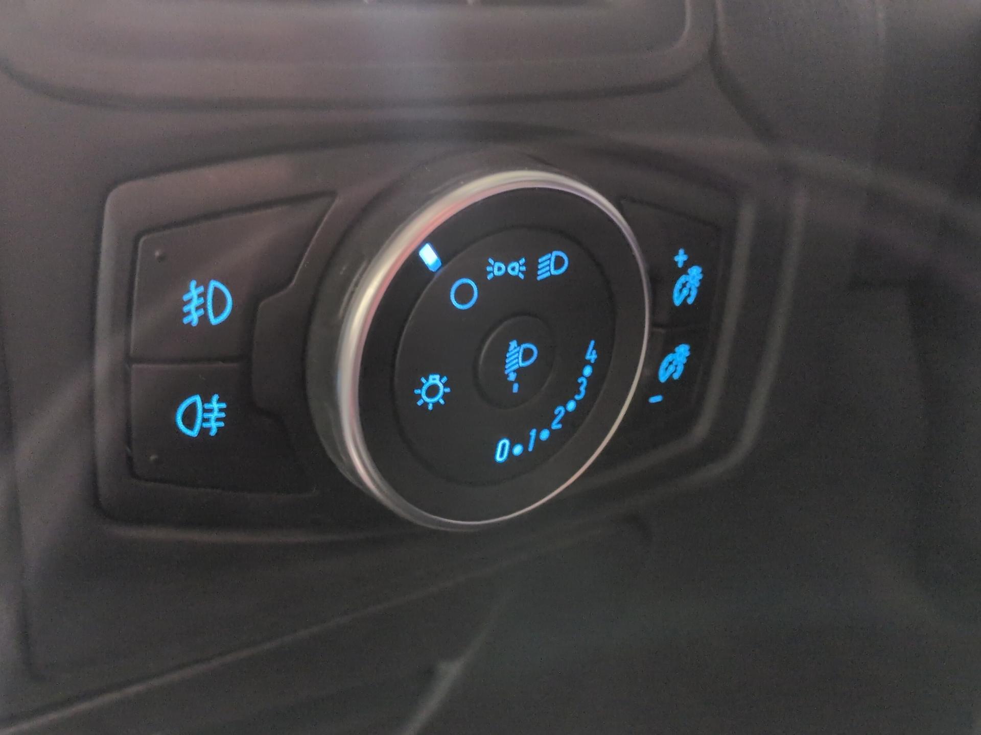 FORD Focus 1.0 SCTi ST Line-image-19