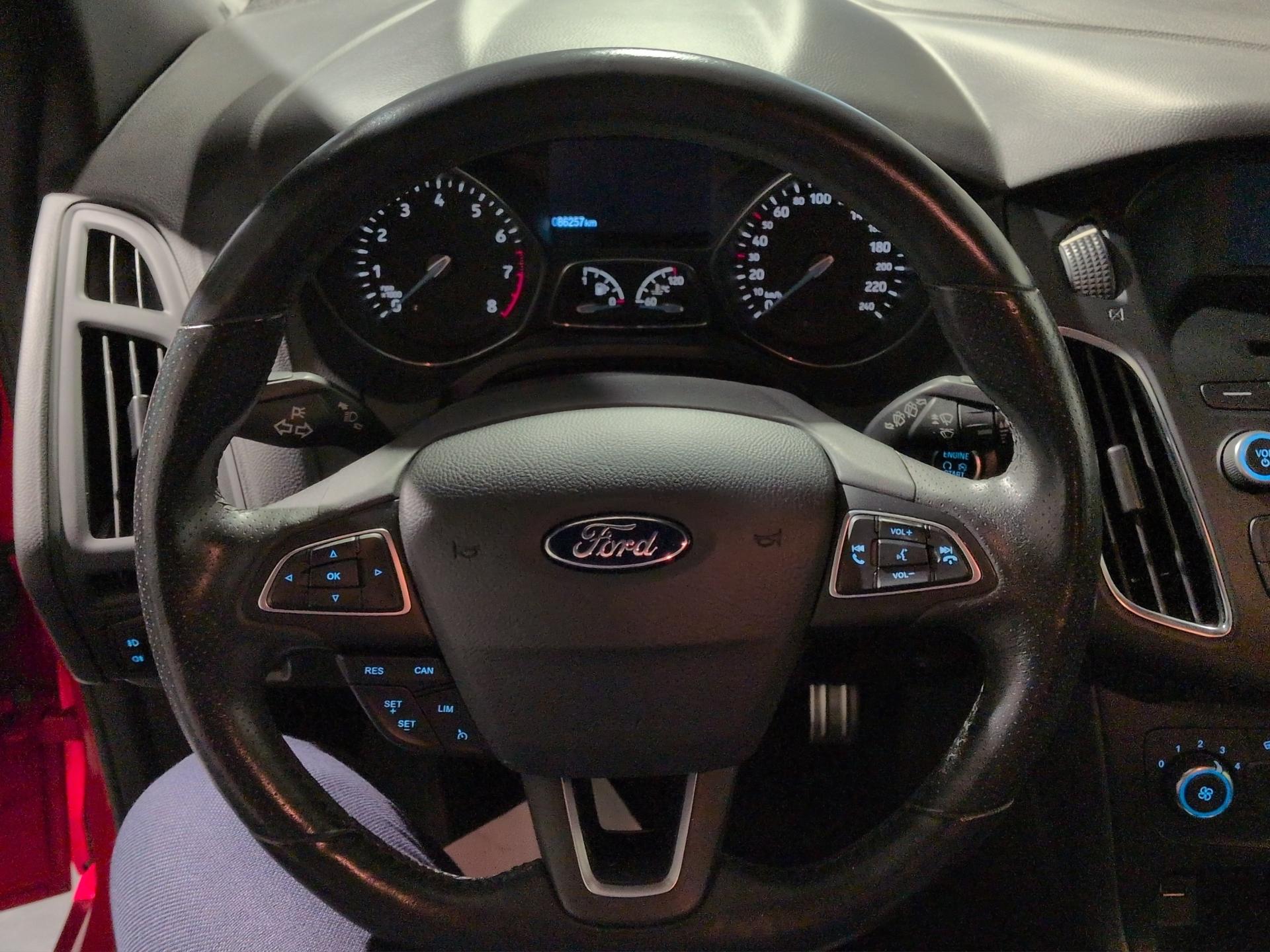 FORD Focus 1.0 SCTi ST Line-image-9