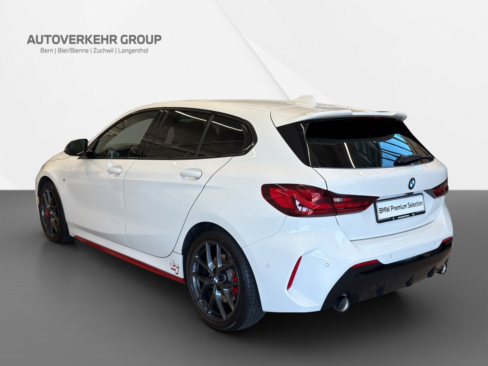 BMW 128ti Steptronic-showroom-element-3