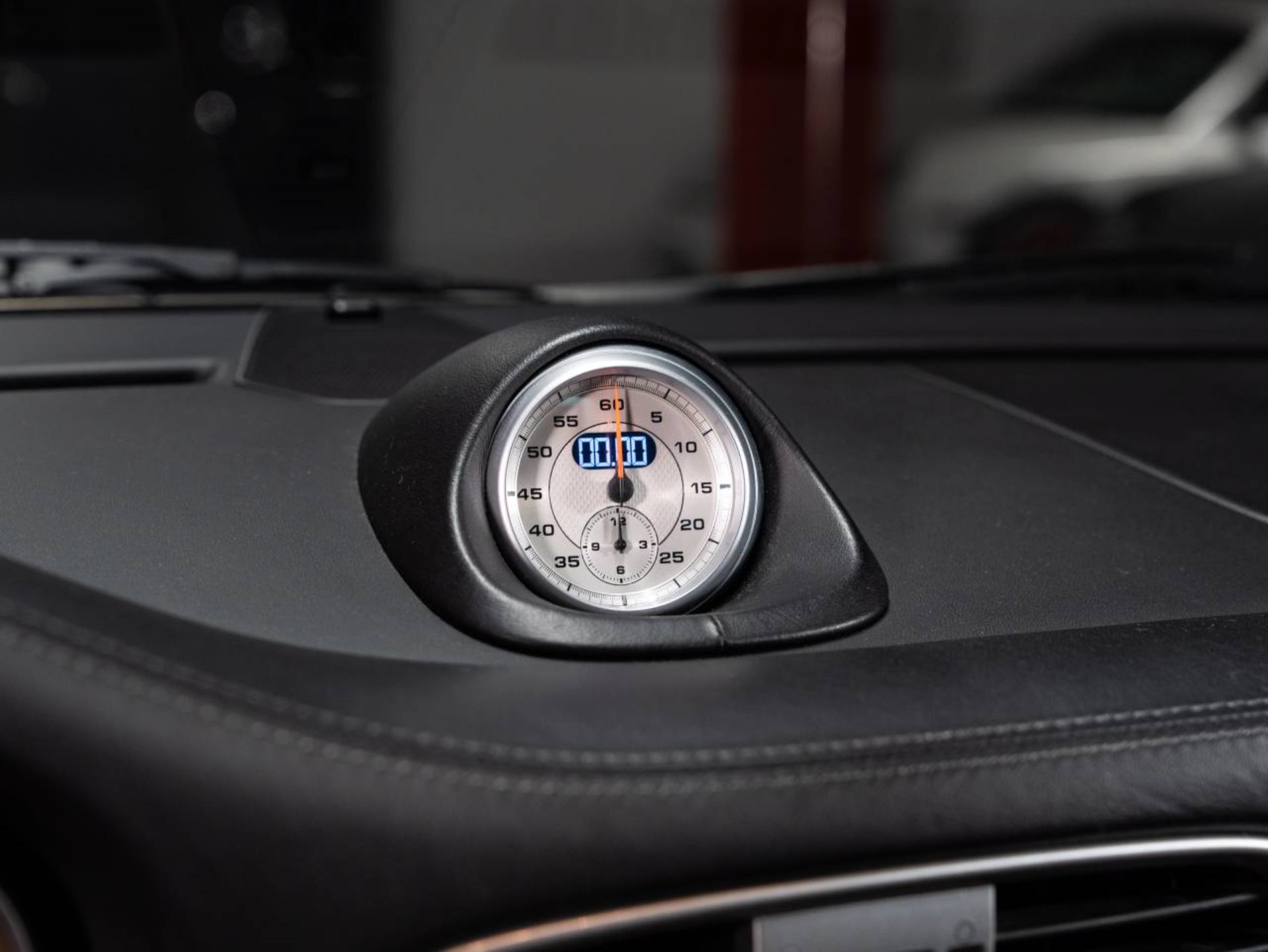 PORSCHE 911 Carrera 4S Coupé-image-9