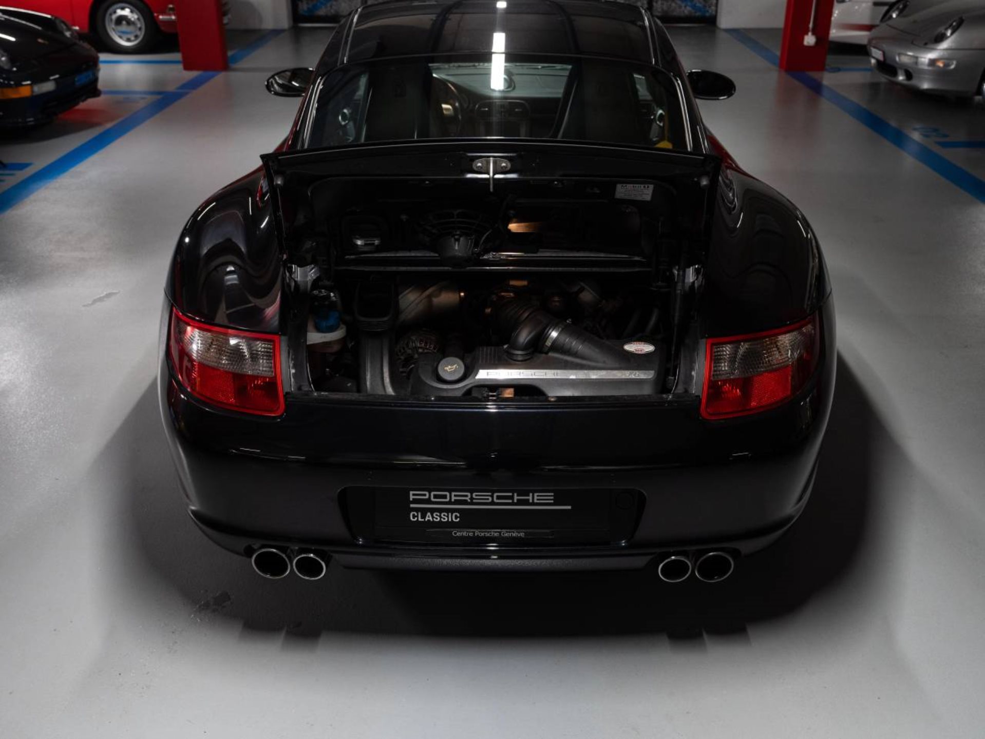 PORSCHE 911 Carrera 4S Coupé-image-26