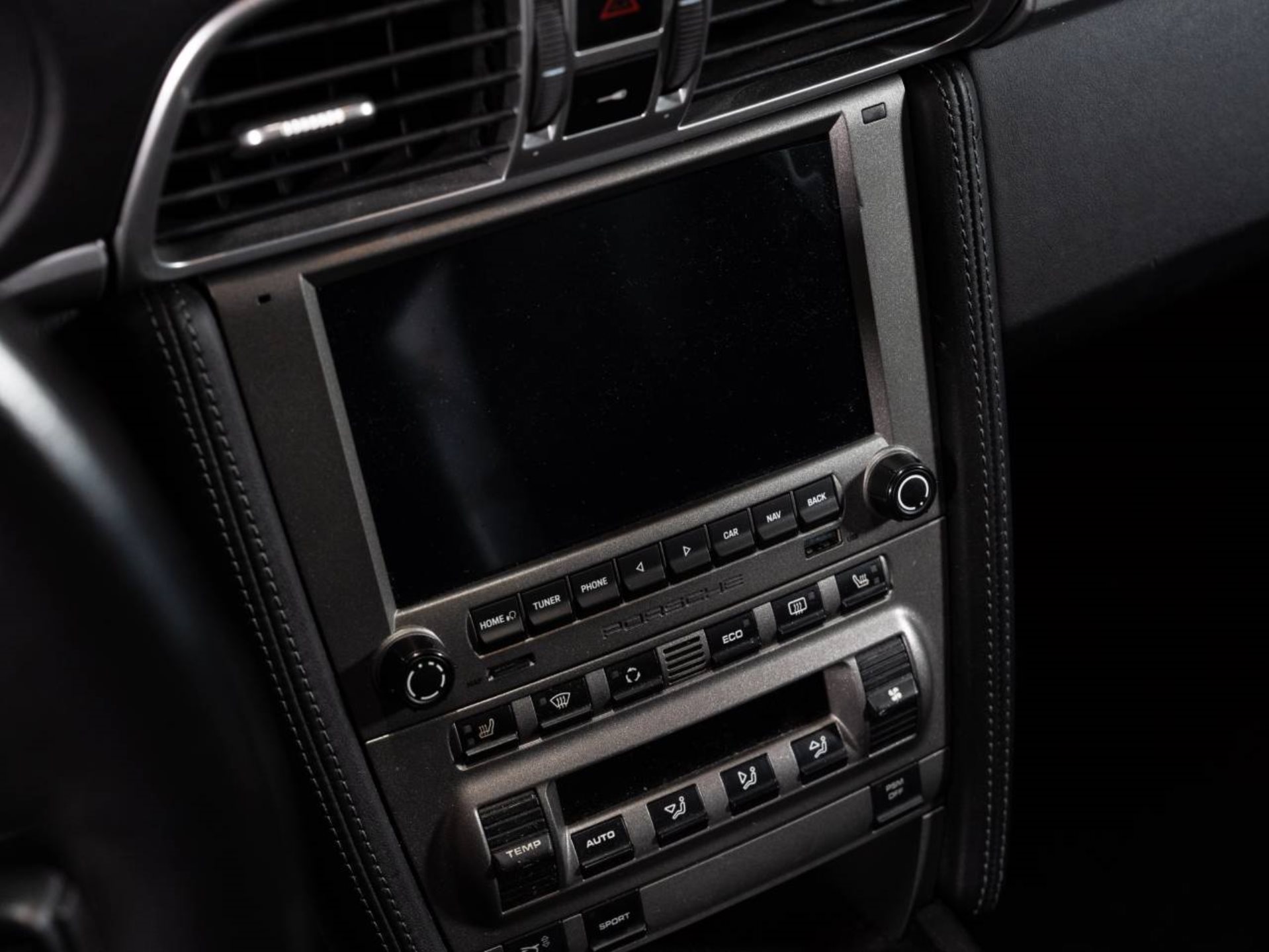 PORSCHE 911 Carrera 4S Coupé-image-16