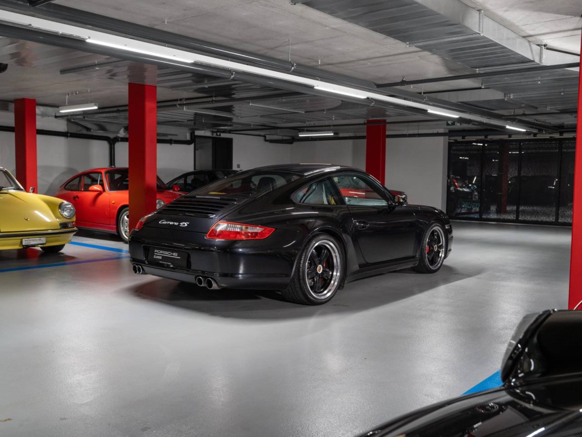 PORSCHE 911 Carrera 4S Coupé-image-7