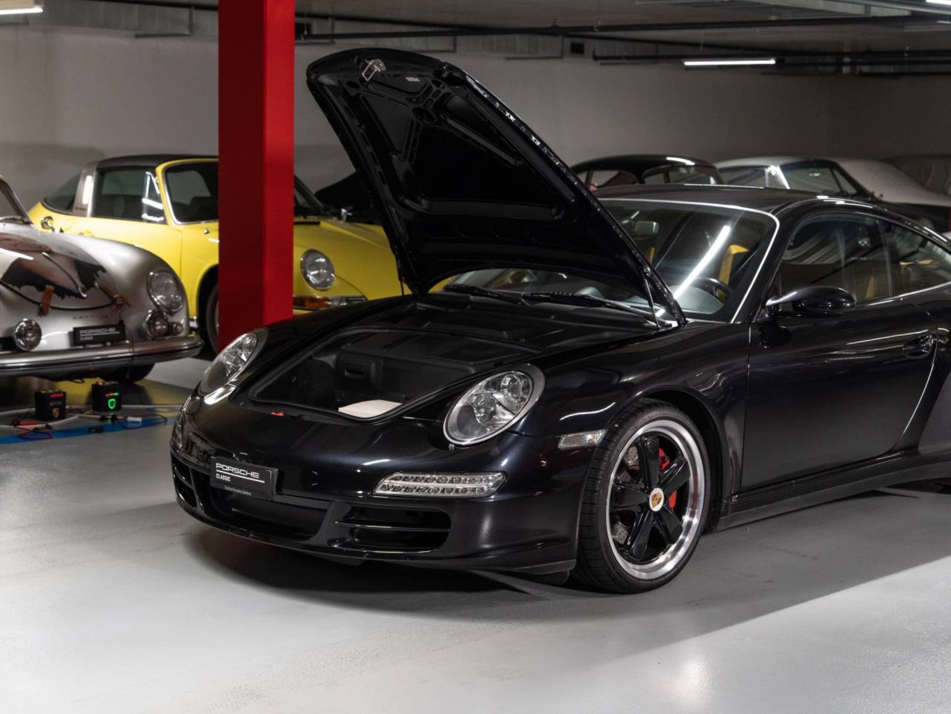 PORSCHE 911 Carrera 4S Coupé-image-21