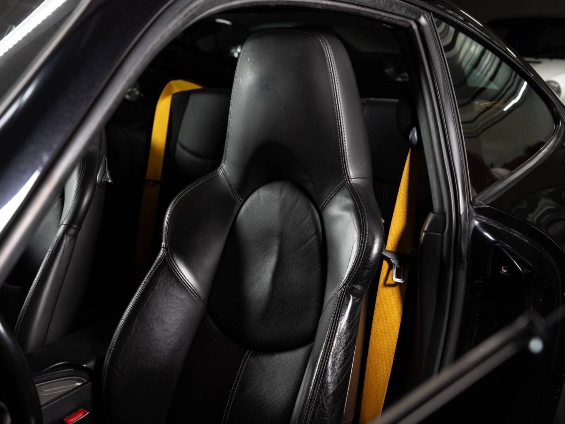 PORSCHE 911 Carrera 4S Coupé-image-15