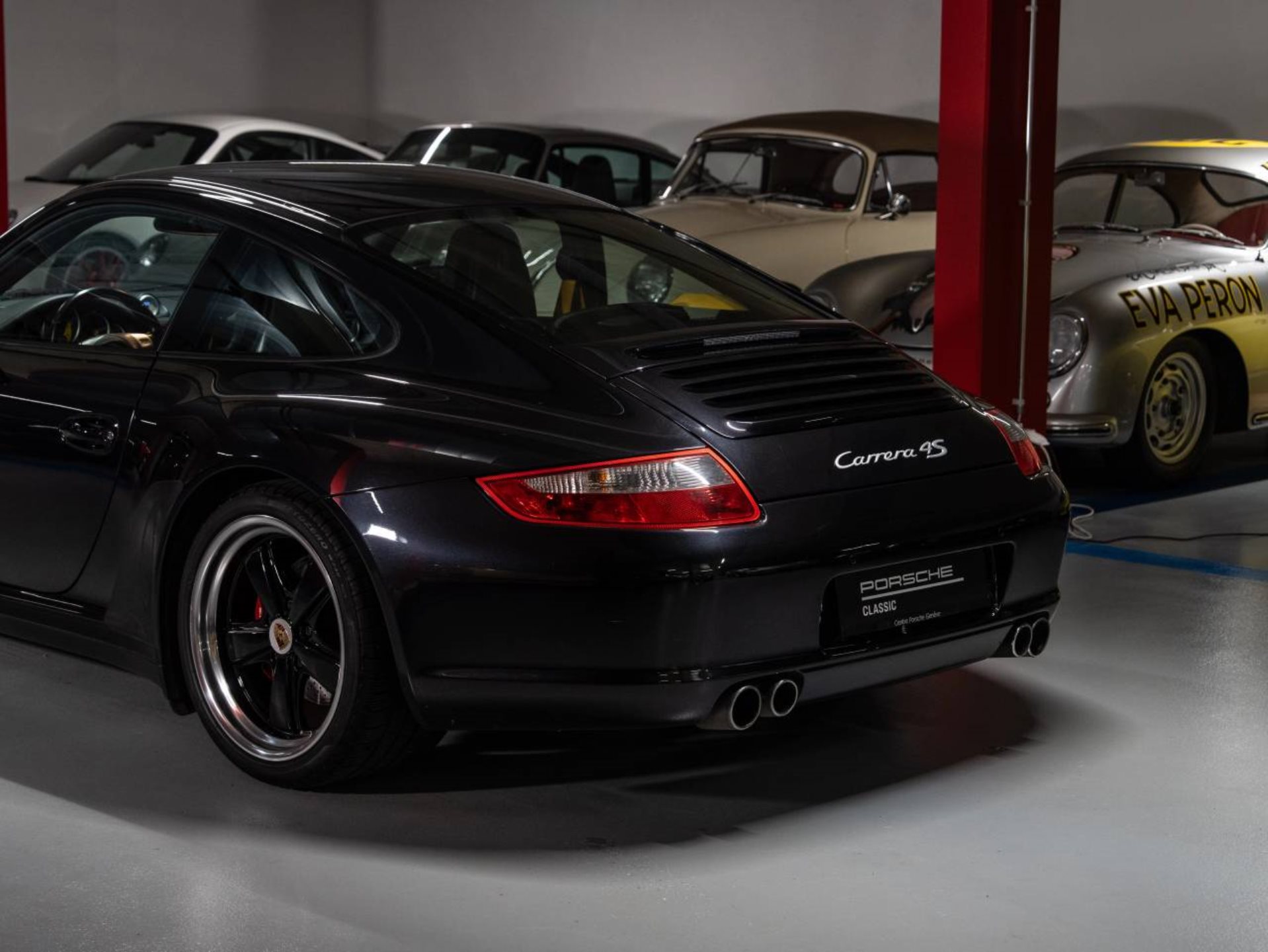 PORSCHE 911 Carrera 4S Coupé-image-27