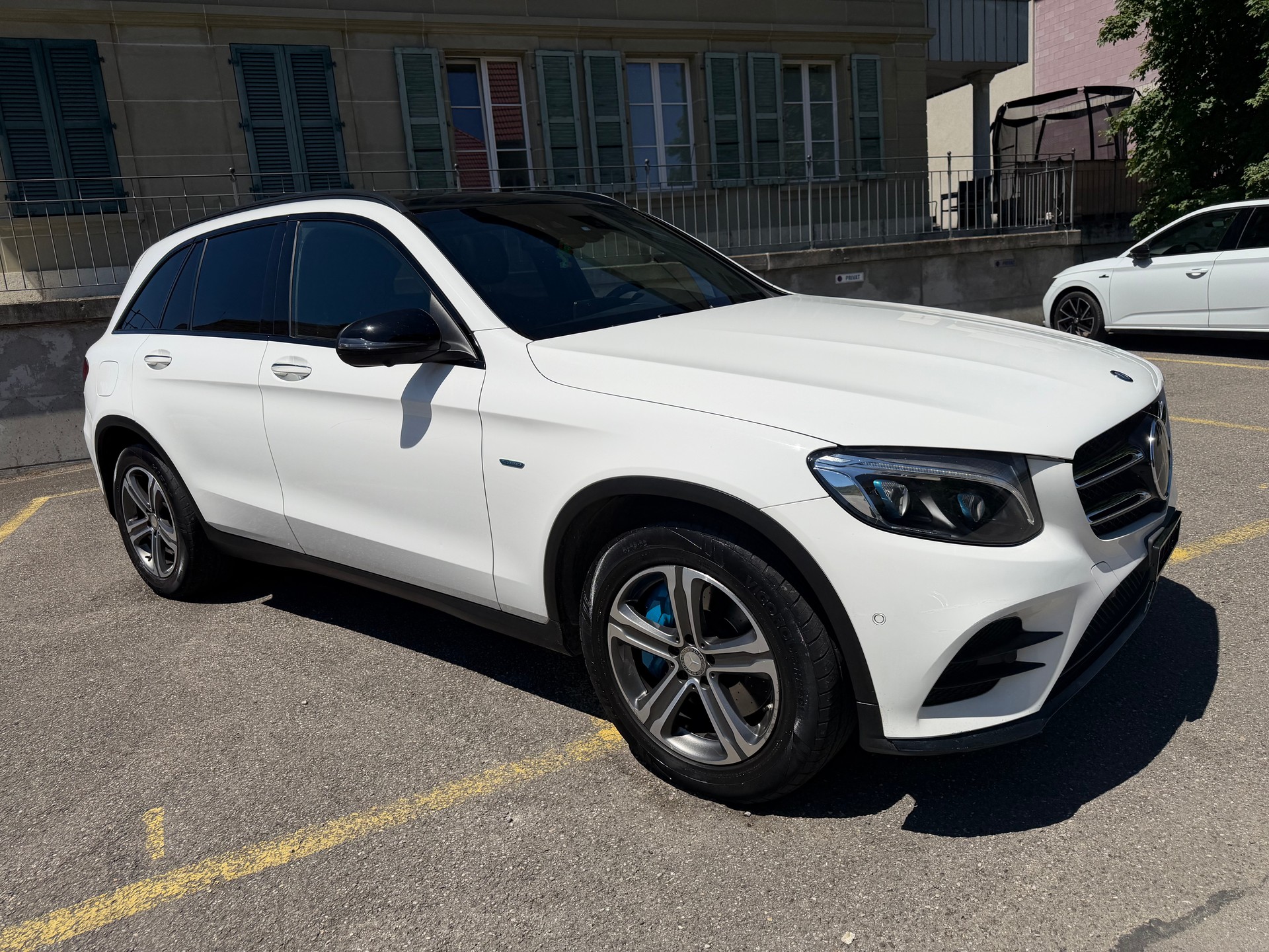 MERCEDES-BENZ GLC 350 e Exclusive 4Matic 7G-Tronic-image-4