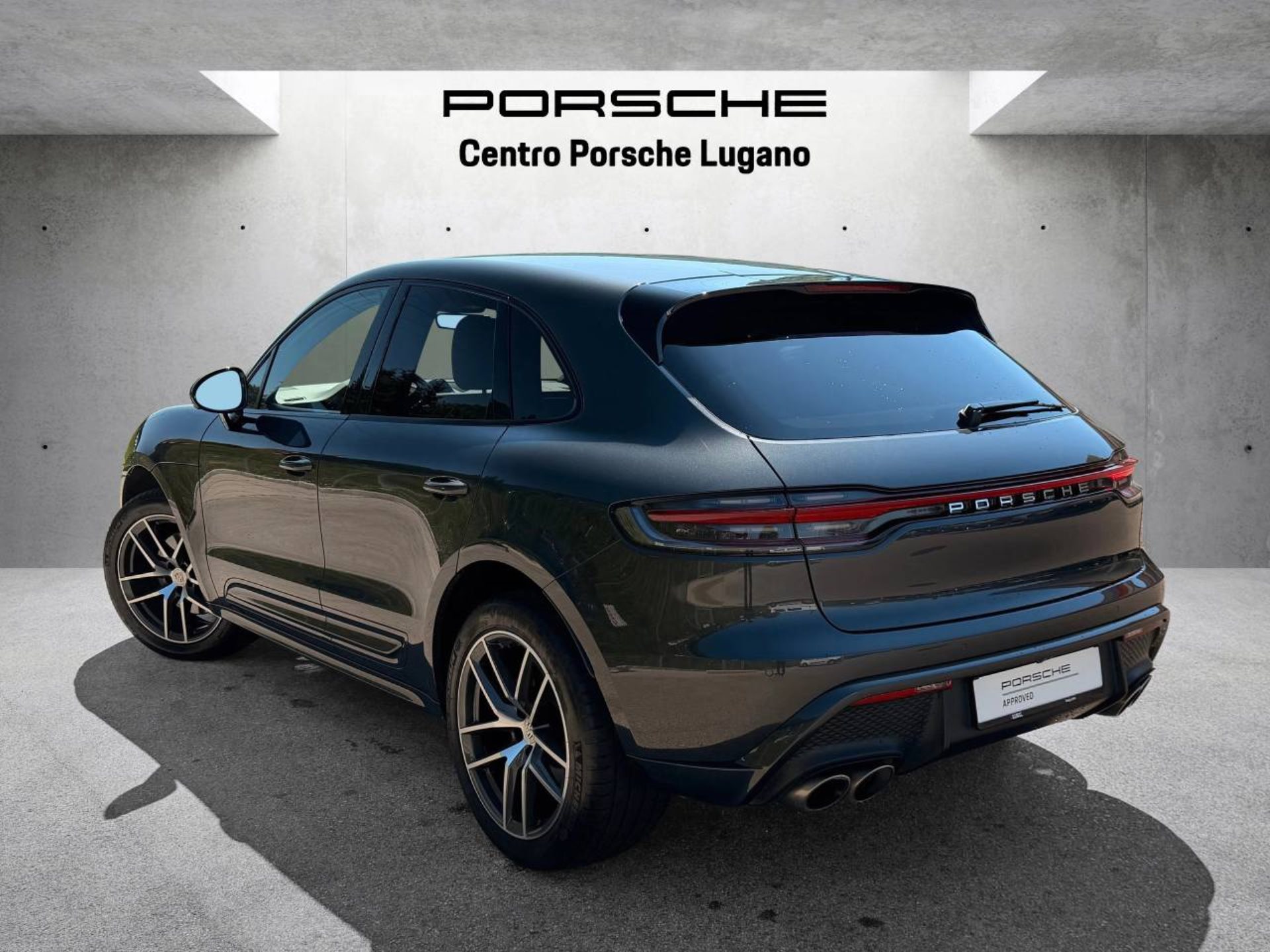 PORSCHE Macan S-image-2