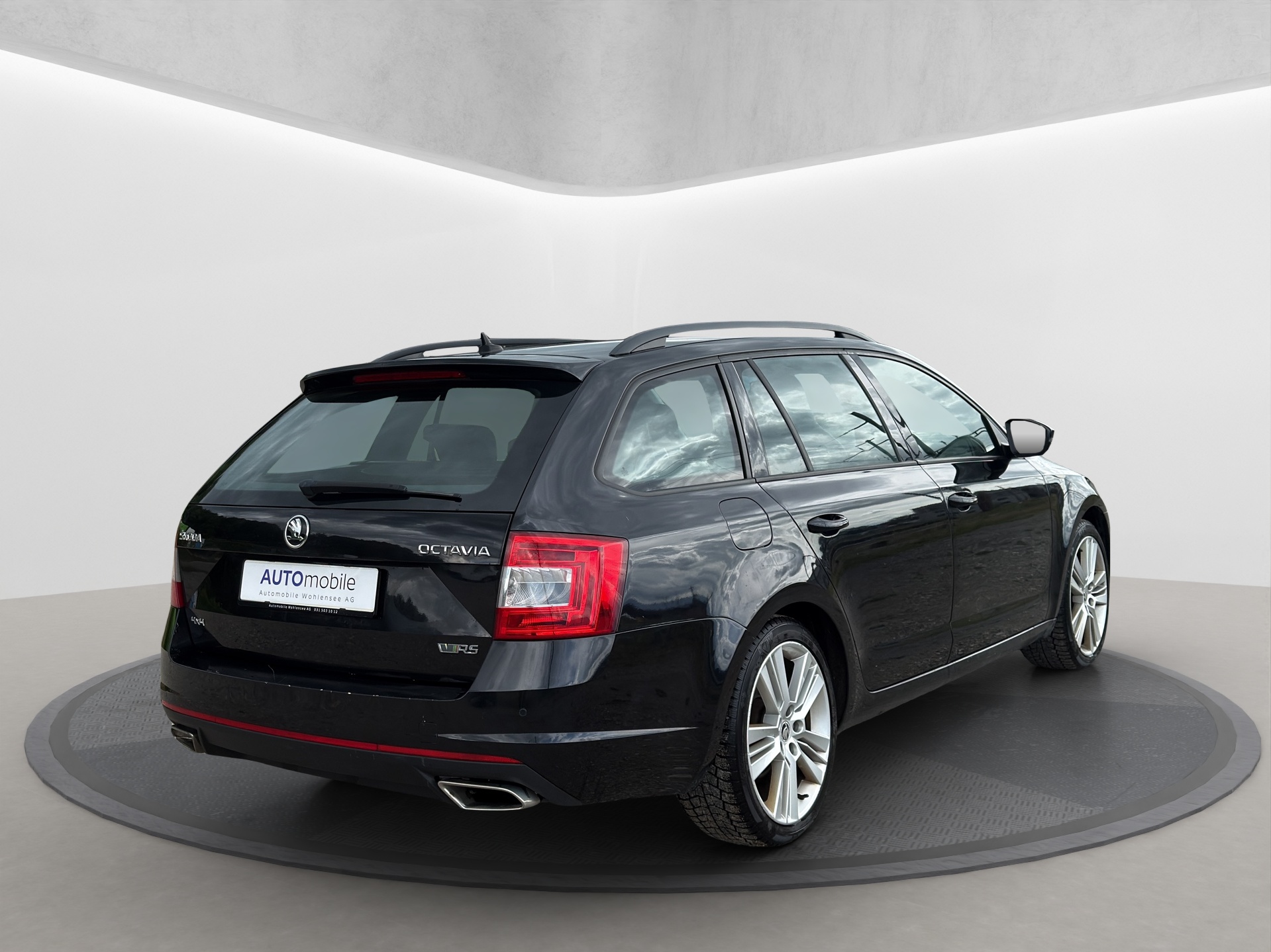 SKODA Octavia Combi 2.0 TDI RS 4x4 DSG-image-4