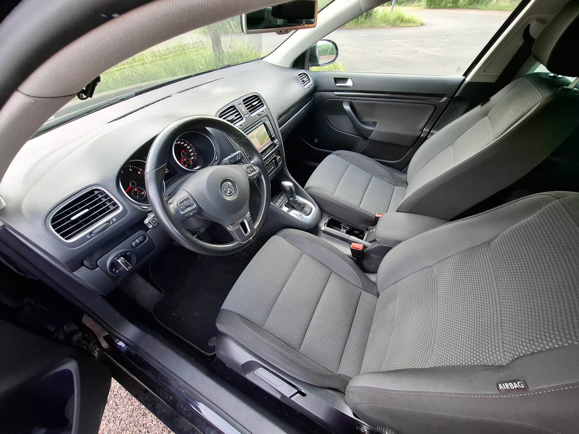VW Golf Variant 1.4 TSI Comfortline DSG-image-10