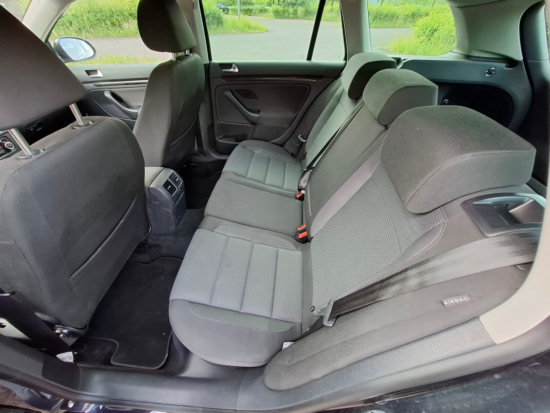 VW Golf Variant 1.4 TSI Comfortline DSG-image-11