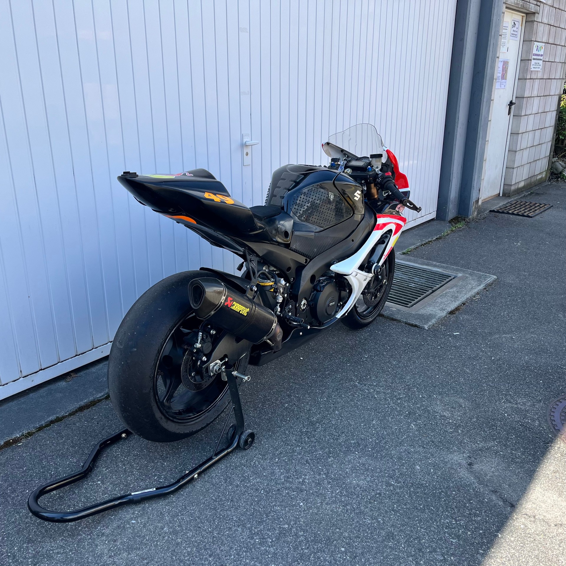 SUZUKI GSX-R 1000 K8-image-3