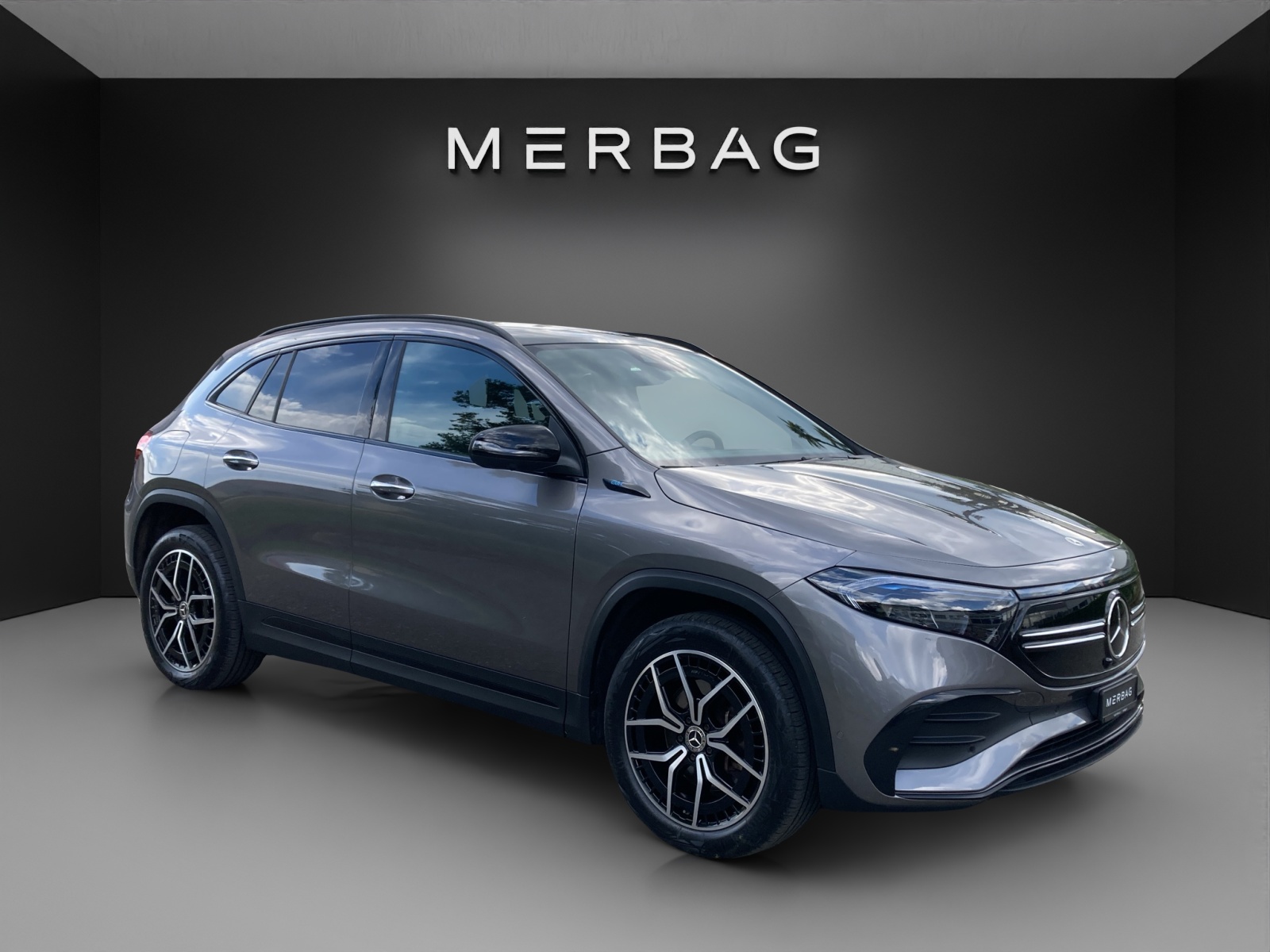 MERCEDES-BENZ EQB 300 4Matic AMG Line-image-5