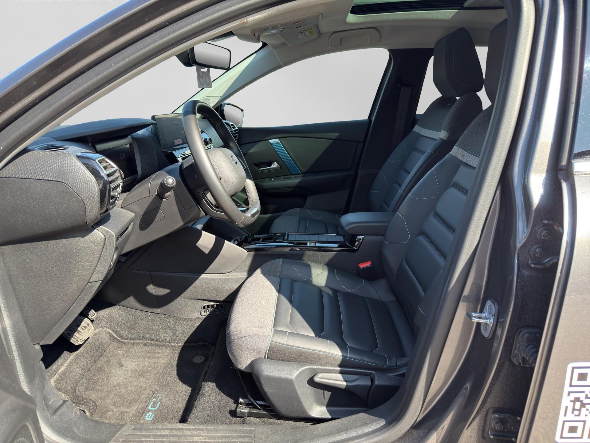 CITROEN e-C4 X Shine-showroom-element-1