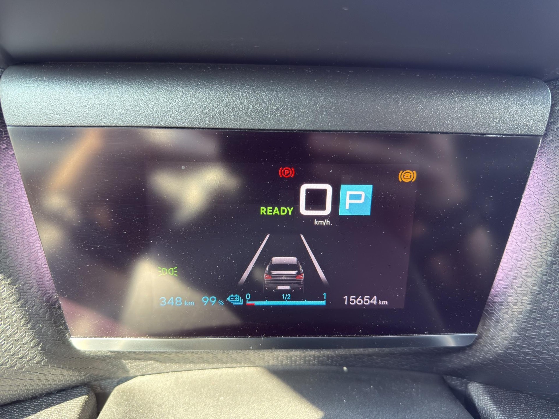 CITROEN e-C4 X Shine-showroom-element-3