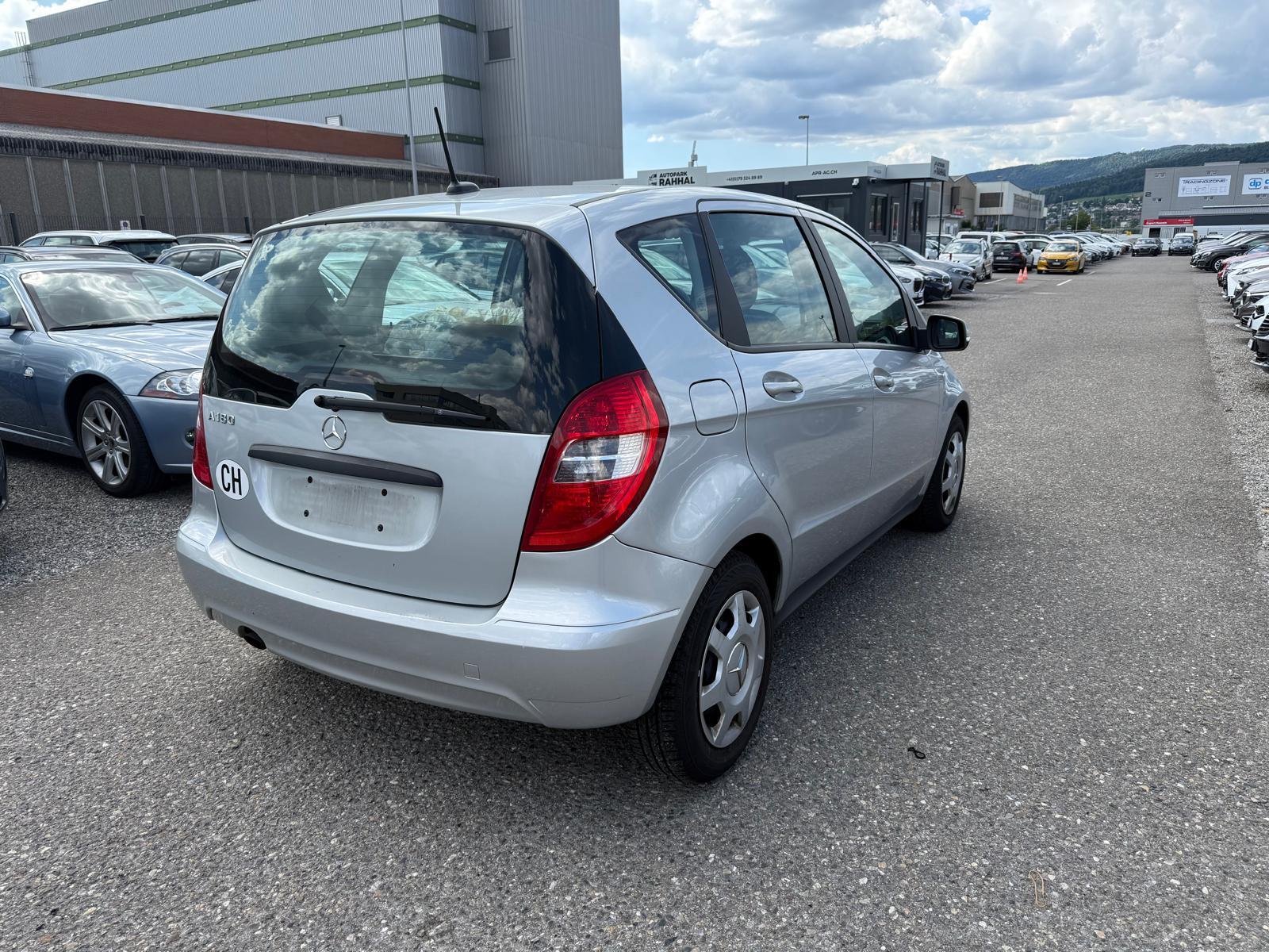 MERCEDES-BENZ A 180 Classic-showroom-element-3